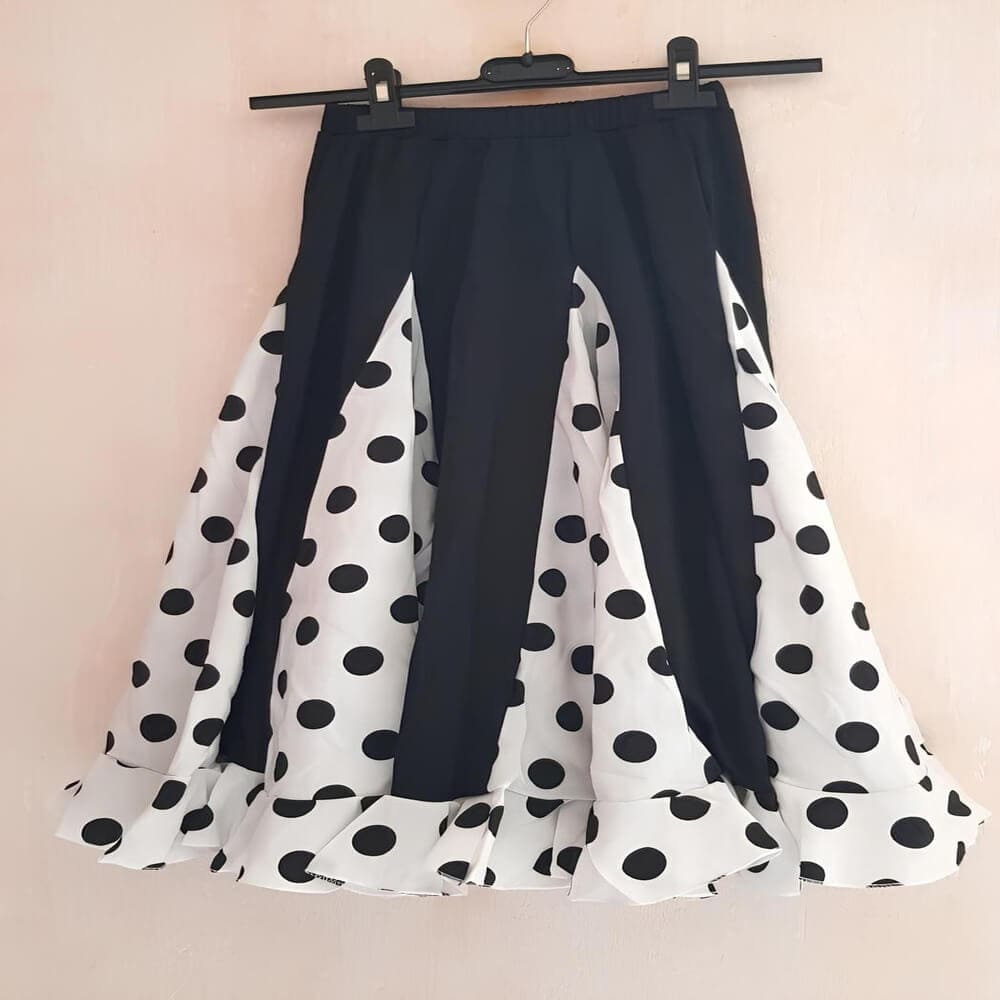 Jupe fillette à pois ampleur 6 godets bordure 1 volant – Image 2
